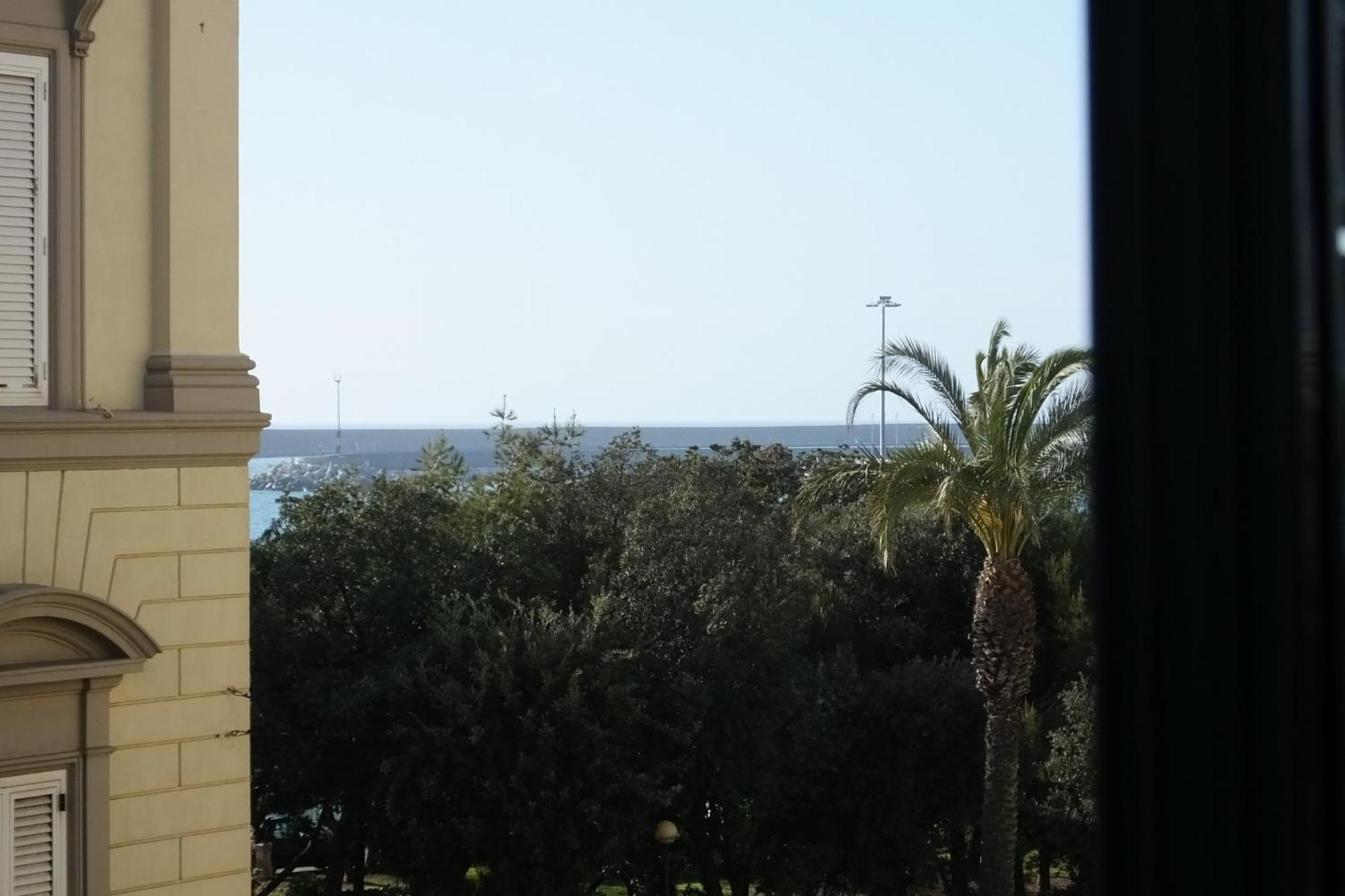 La Finestra Sul Mare B&B Ливорно Екстериор снимка